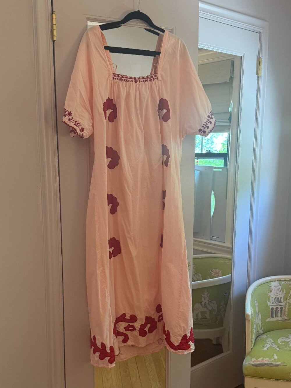 Zara Pink with Red Floral Embroidery Short Sleeve Kaftan with Tie Back